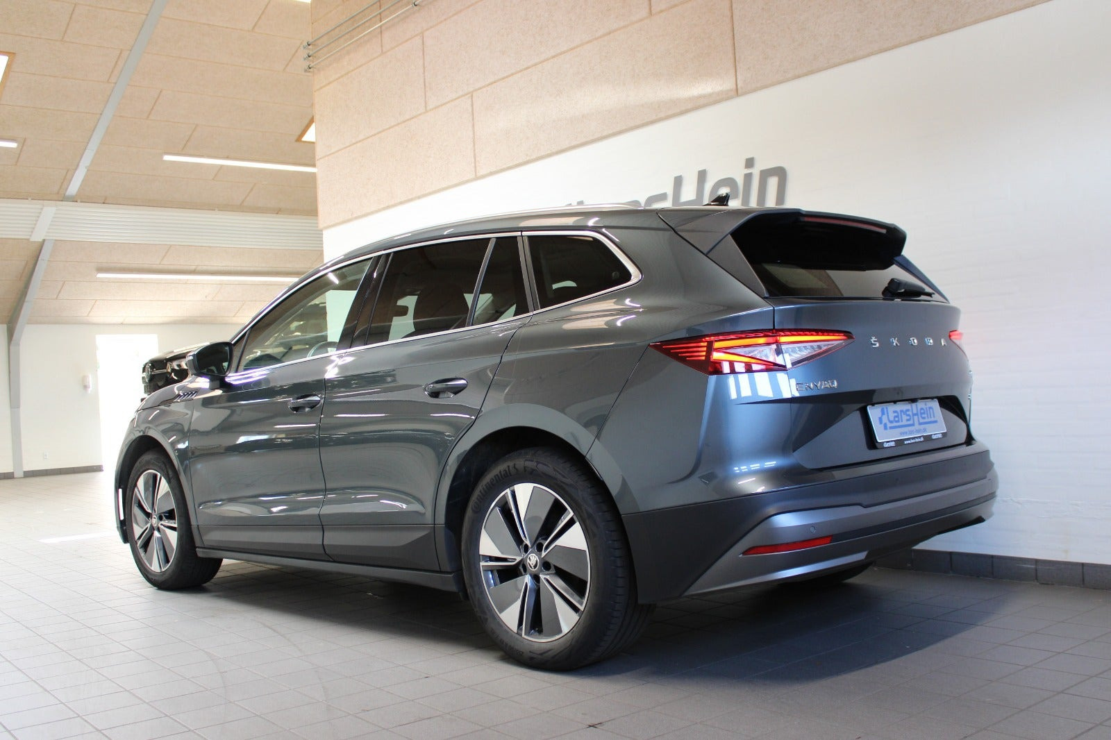 Grå Skoda Enyaq fra 2022