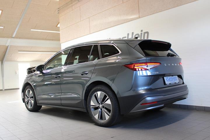 Grå Skoda Enyaq fra 2022