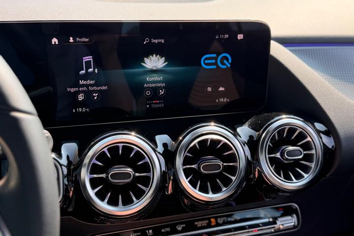 Sort Mercedes EQA250 fra 2023