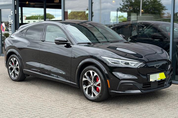 Sort Ford Mustang Mach-E fra 2023