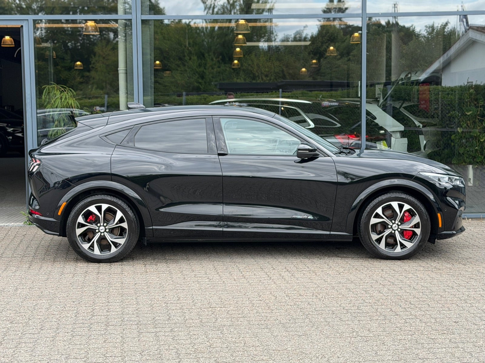 Sort Ford Mustang Mach-E fra 2023