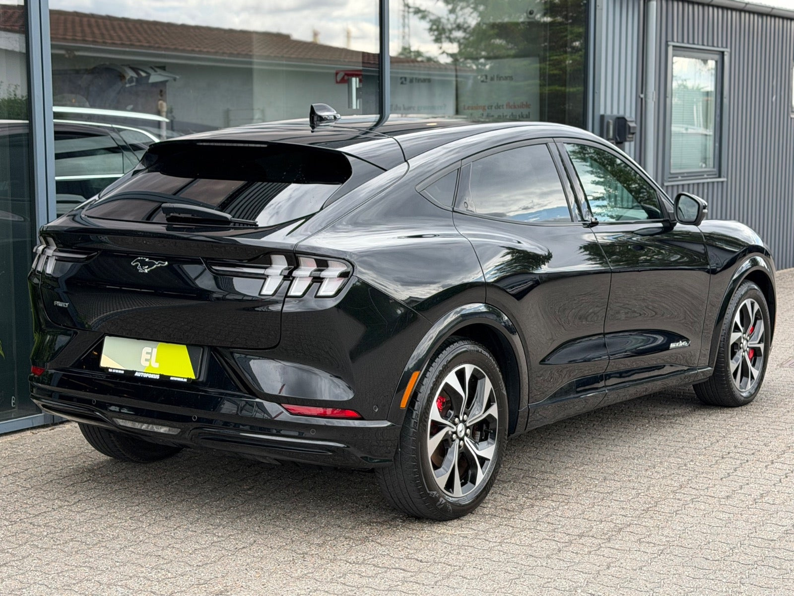 Sort Ford Mustang Mach-E fra 2023