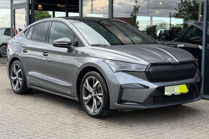 Grå Skoda Enyaq fra 2023