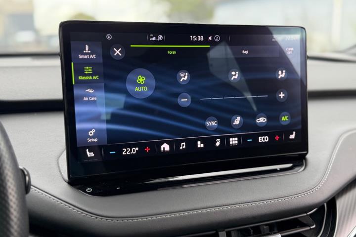 Grå Skoda Enyaq fra 2023