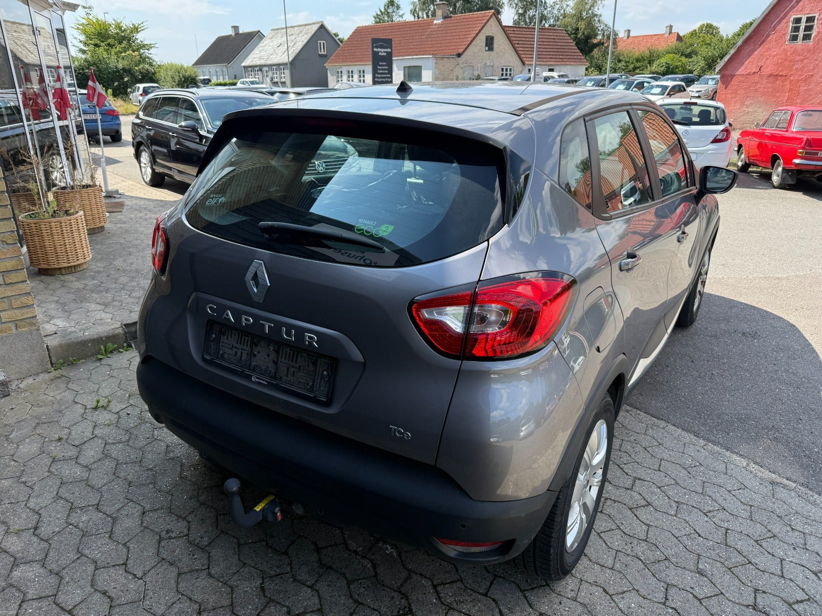 Grå Renault Captur fra 2016