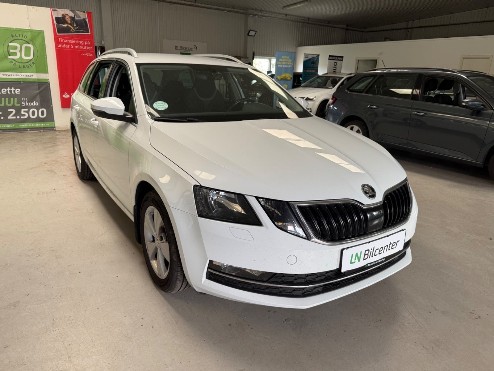 Hvid Skoda Octavia fra 2018