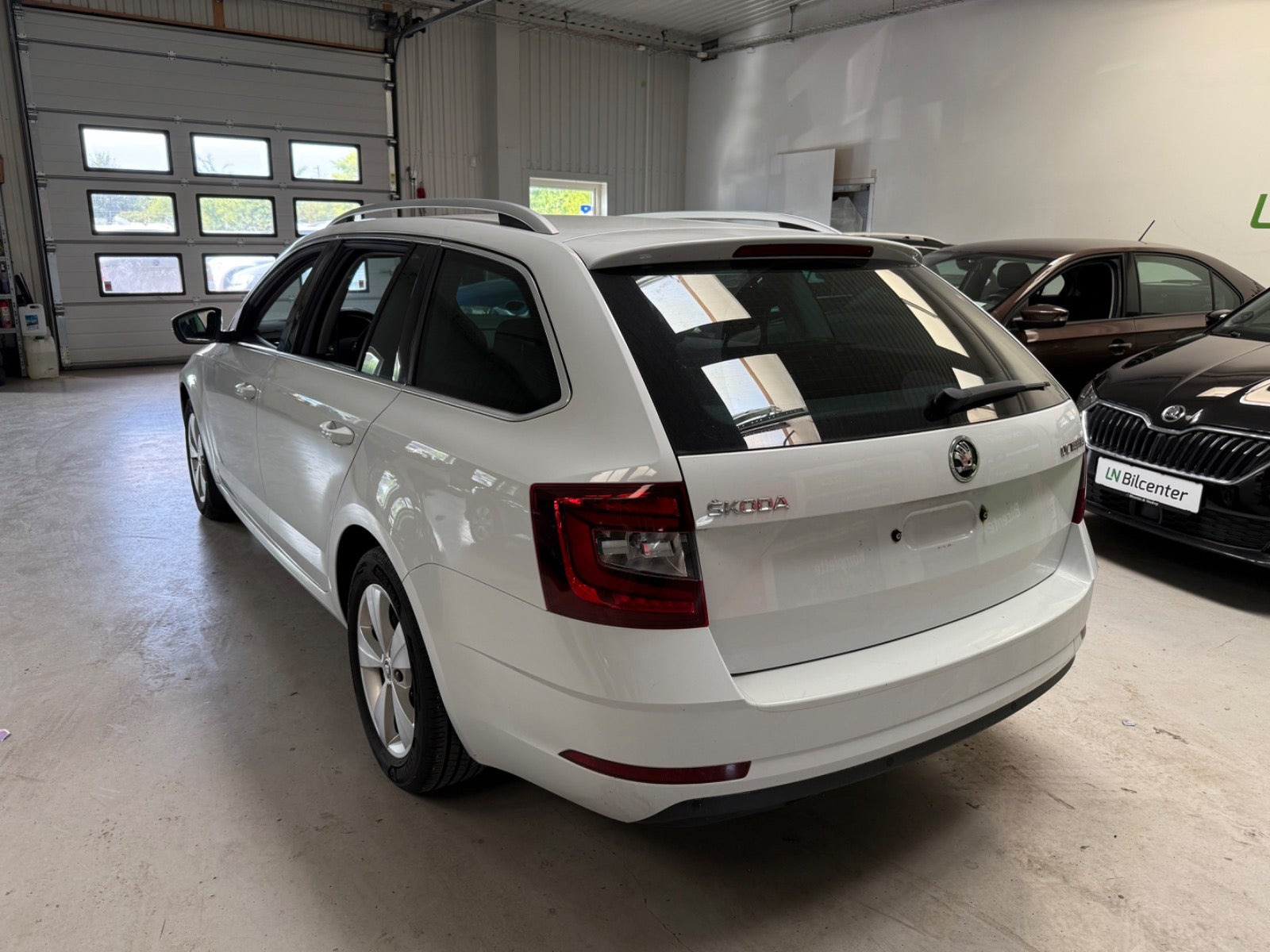 Hvid Skoda Octavia fra 2018