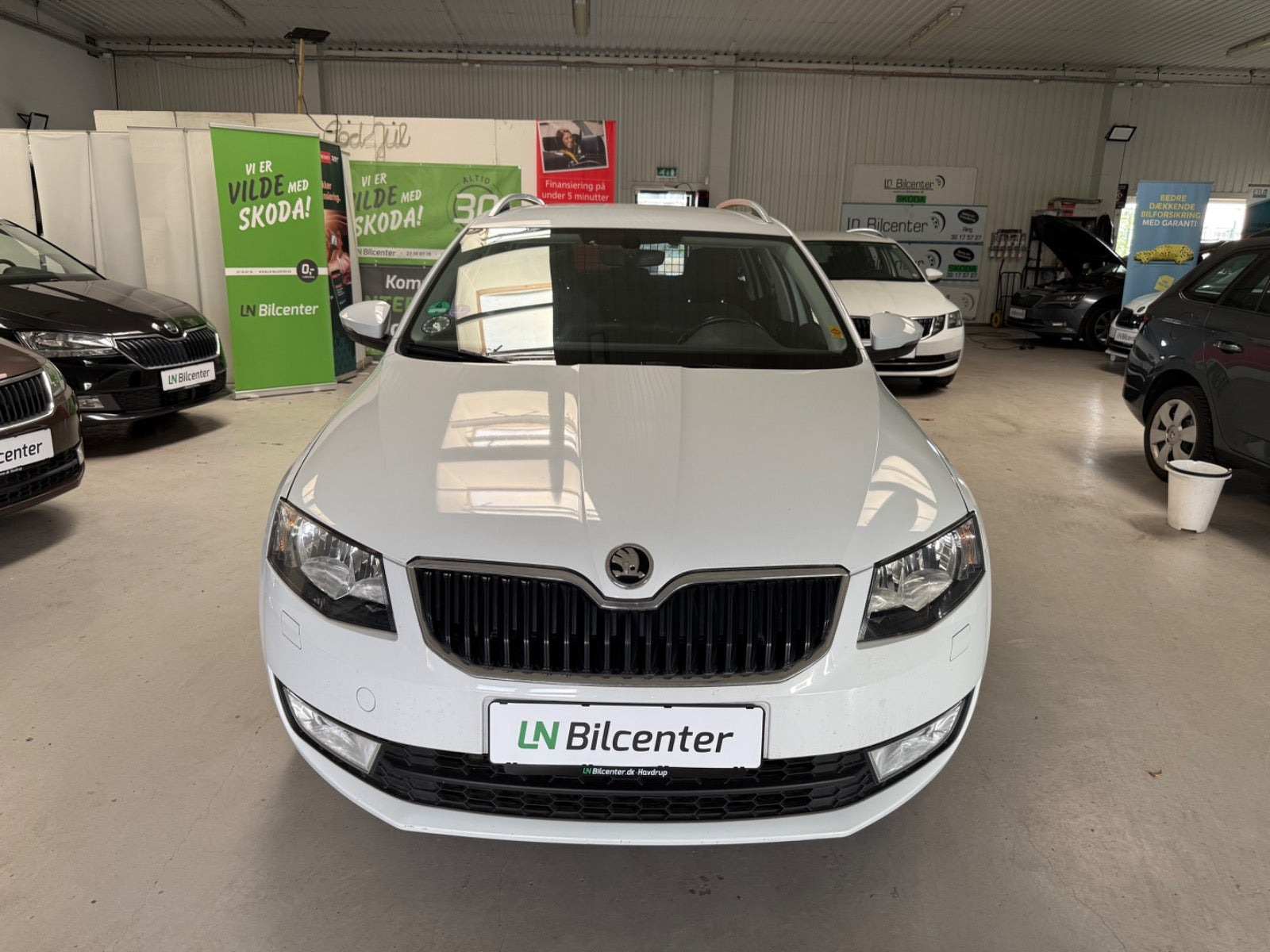 Hvid Skoda Octavia fra 2017