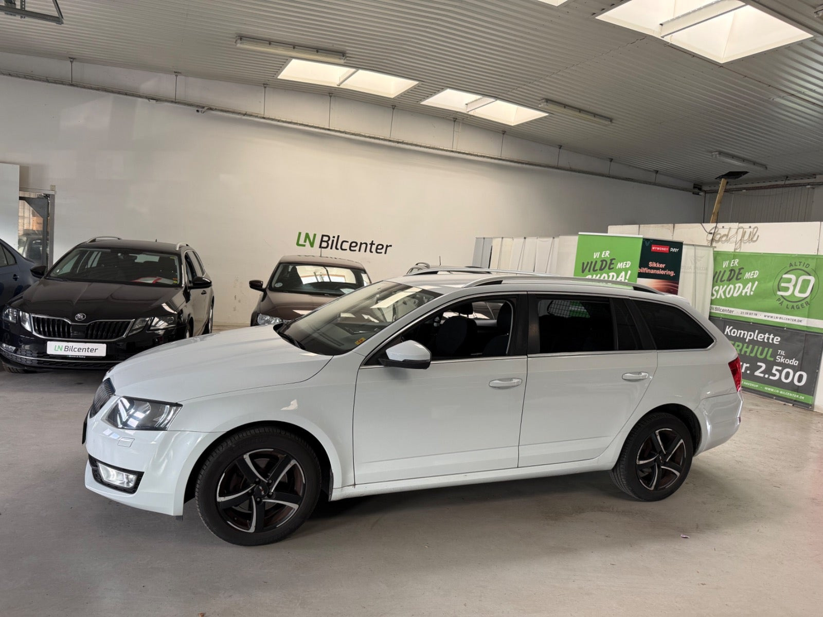 Hvid Skoda Octavia fra 2017