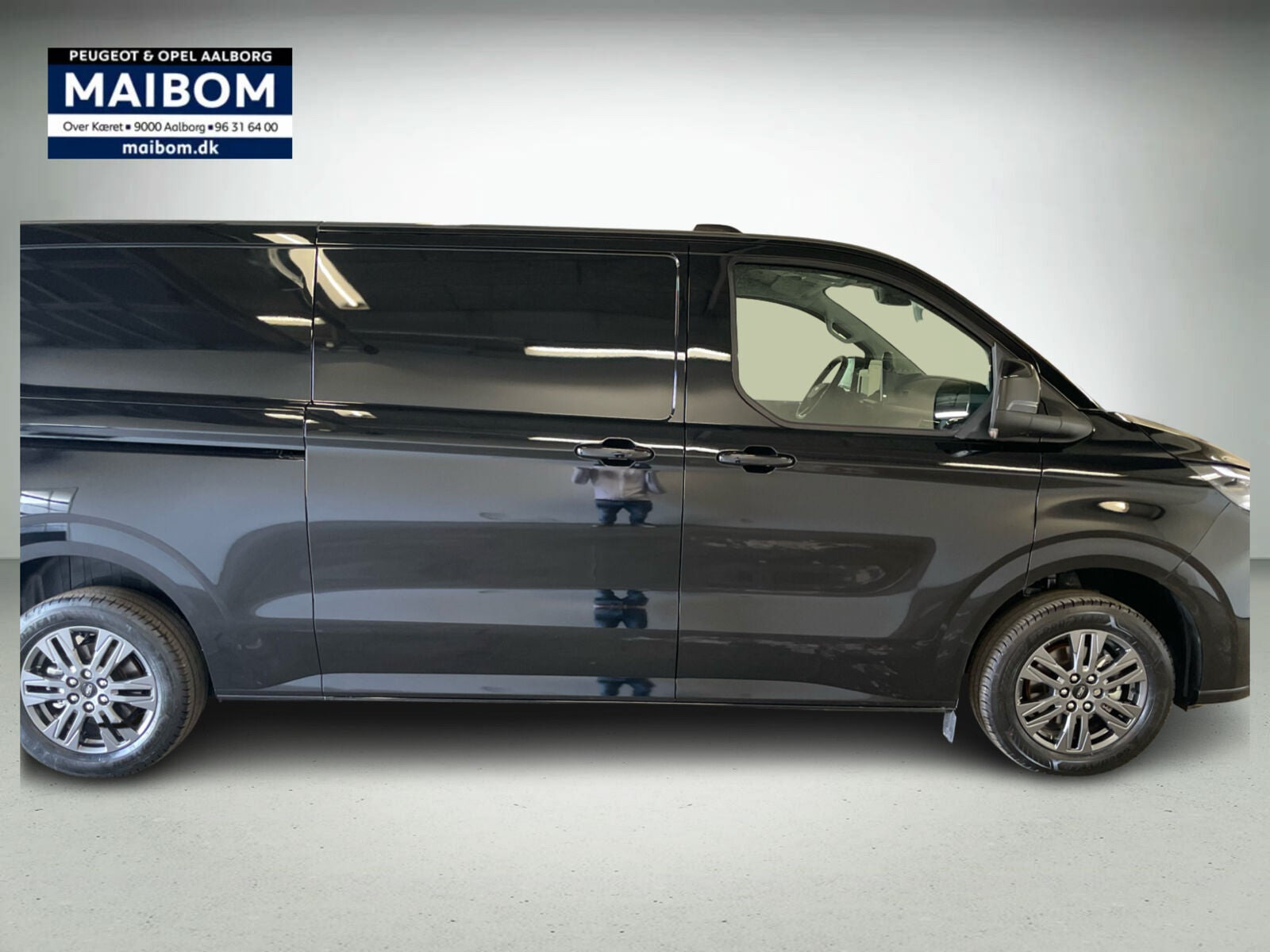 Sort Ford E-Transit Custom 340 L2 fra 2026