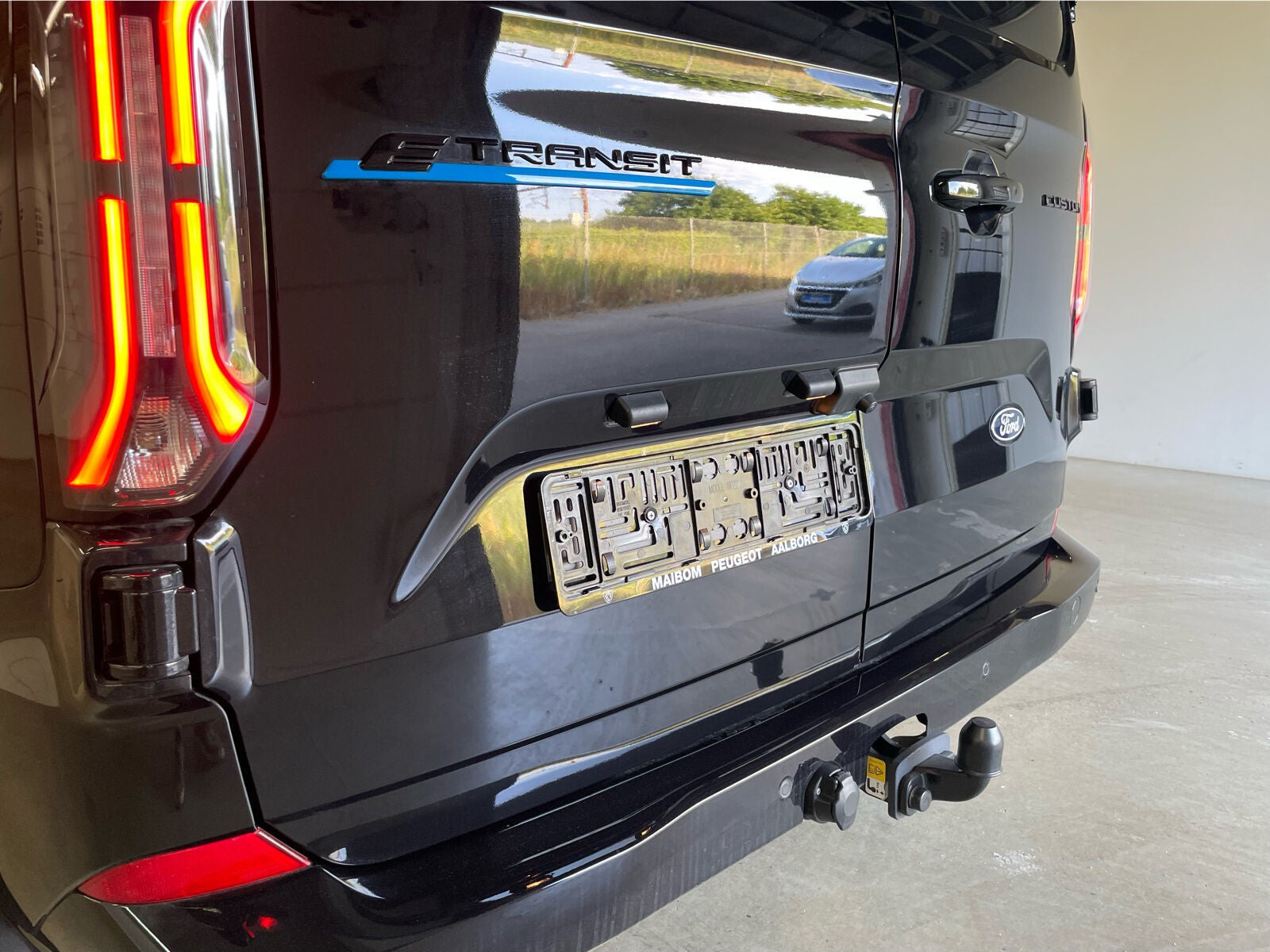 Sort Ford E-Transit Custom 340 L2 fra 2026