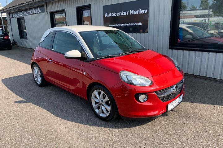 Rød Opel Adam fra 2013