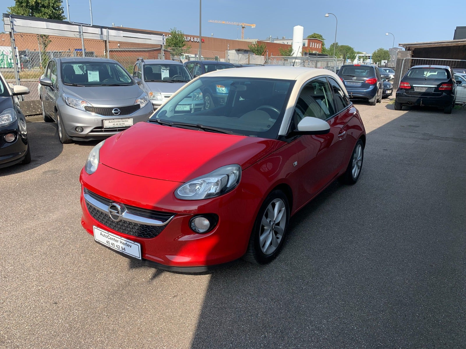 Rød Opel Adam fra 2013