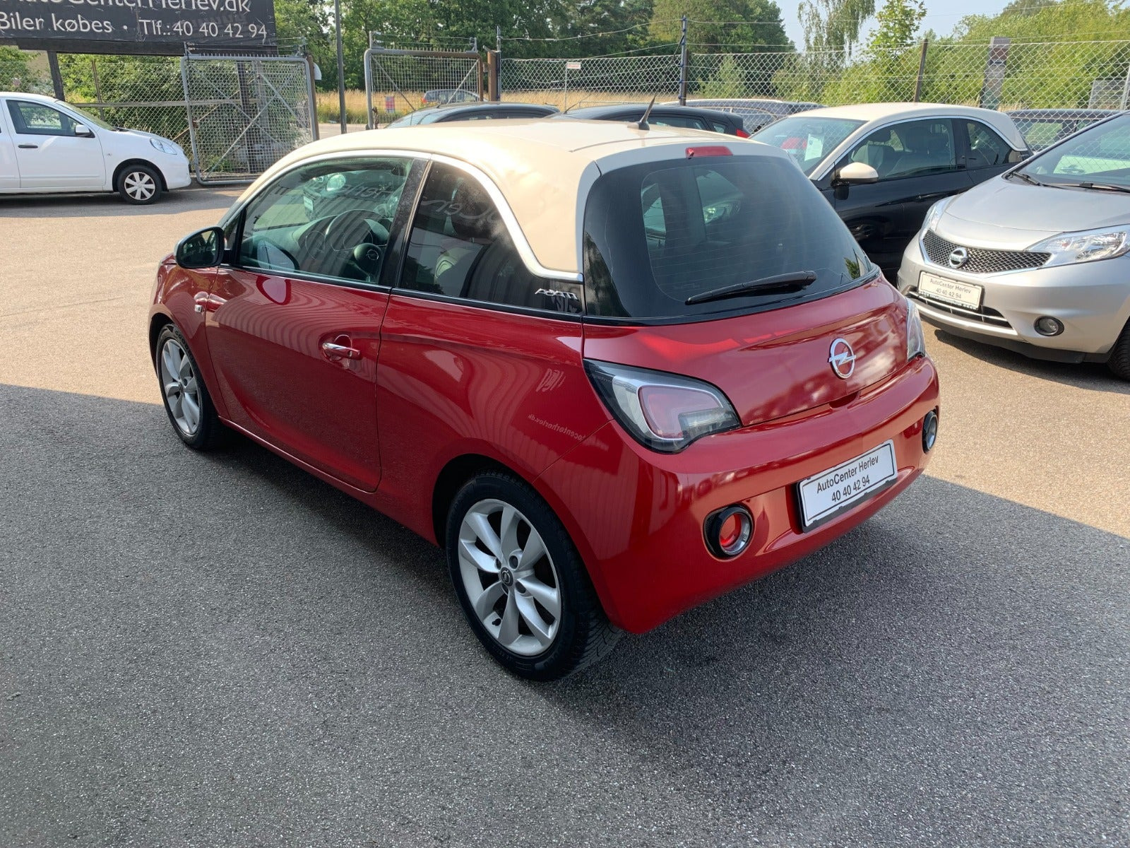 Rød Opel Adam fra 2013
