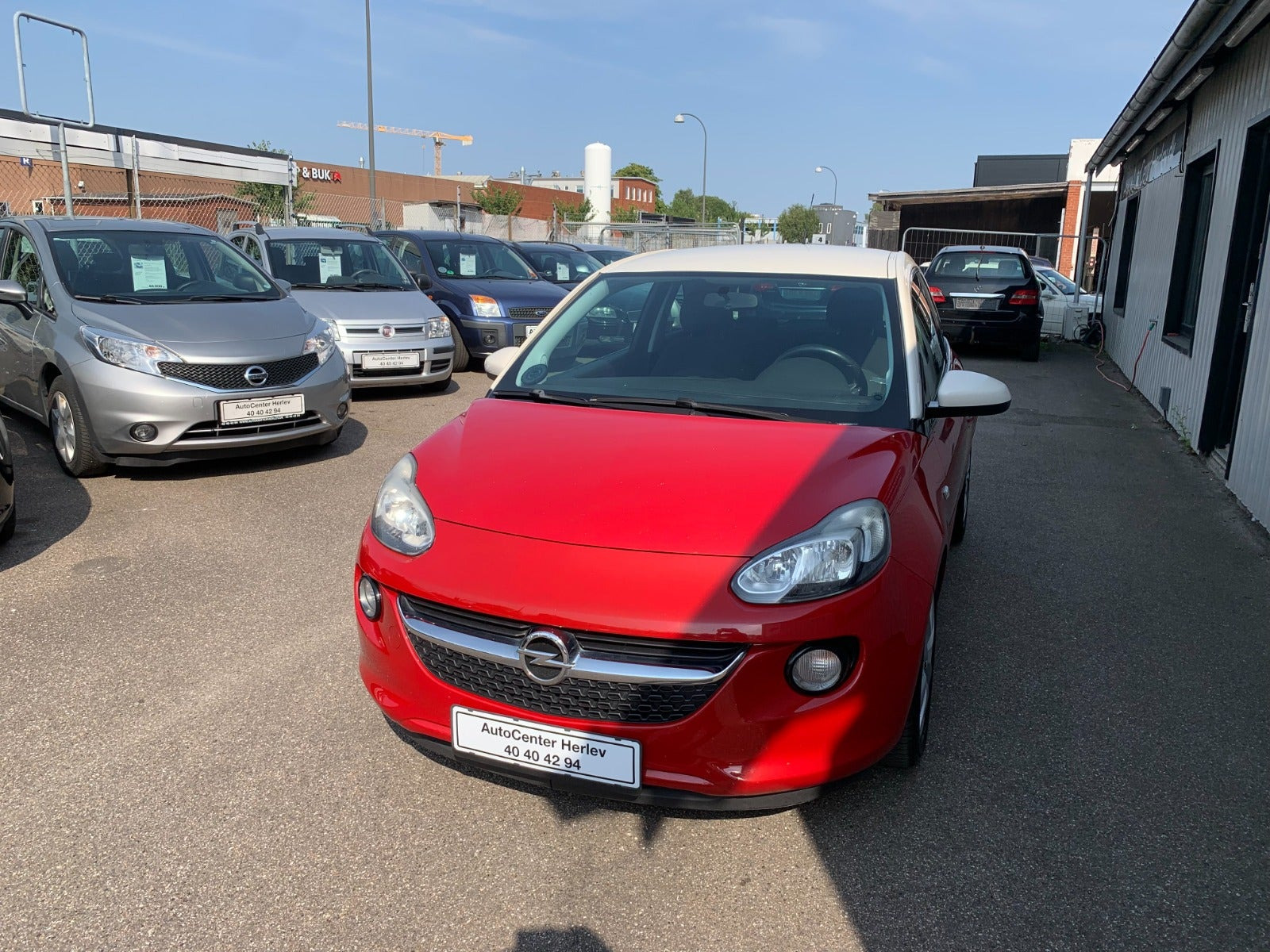 Rød Opel Adam fra 2013