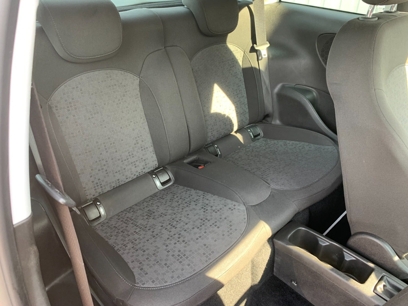 Rød Opel Adam fra 2013