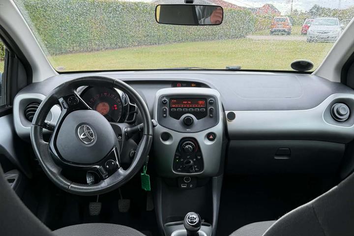 Grå Toyota Aygo fra 2014