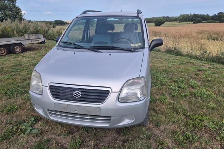 Sølv Suzuki Wagon R+ fra 2002