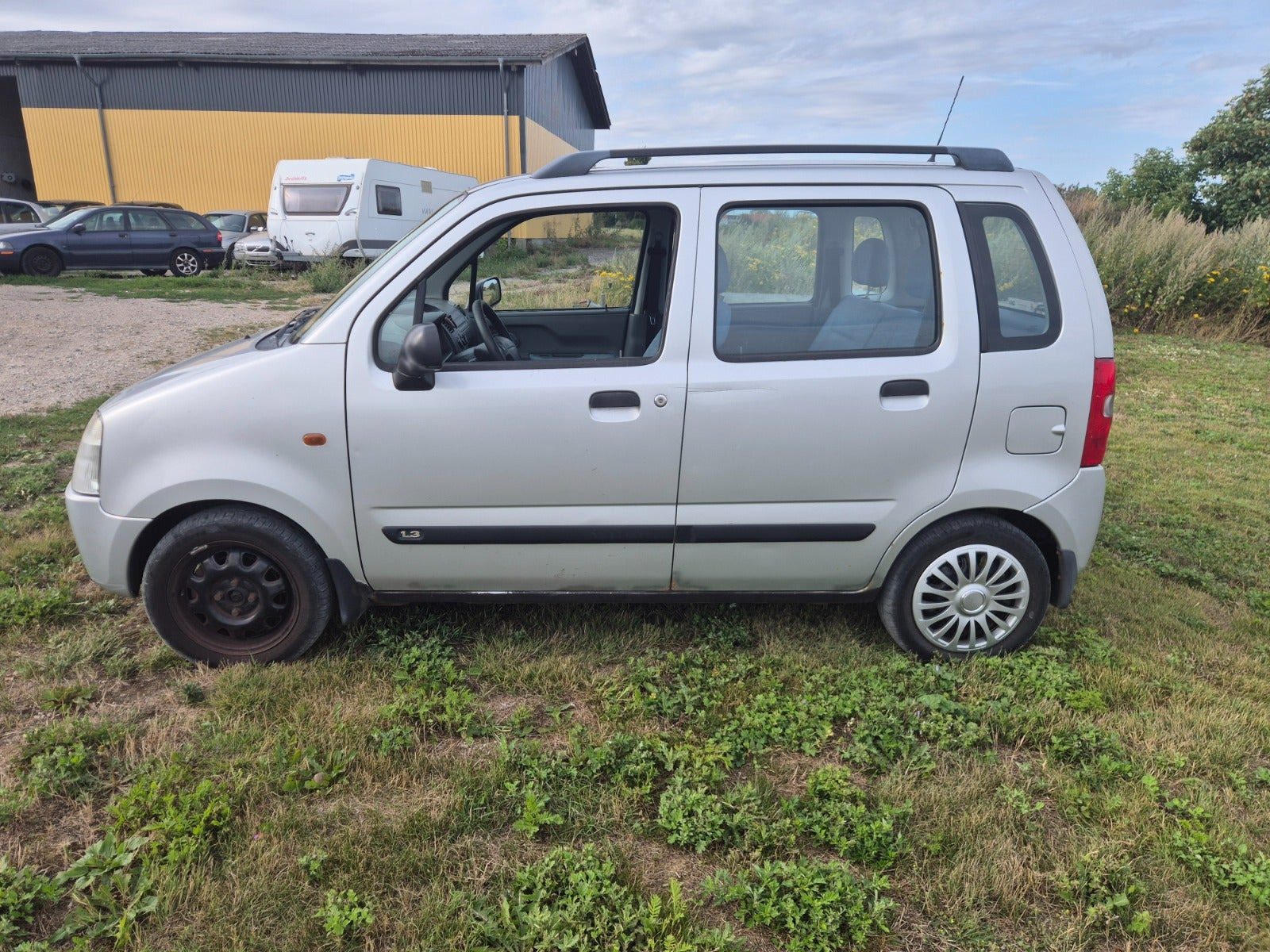 Sølv Suzuki Wagon R+ fra 2002
