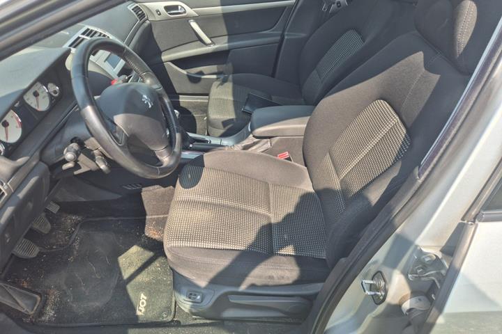 Sølv Peugeot 407 fra 2008