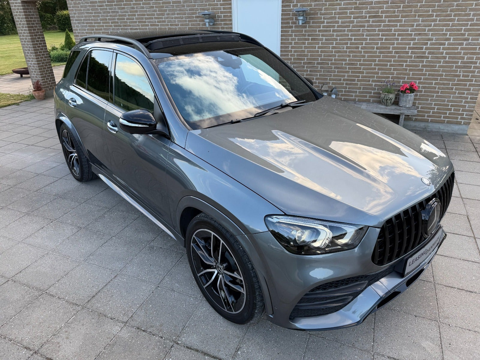 Grå Mercedes GLE350 de fra 2022