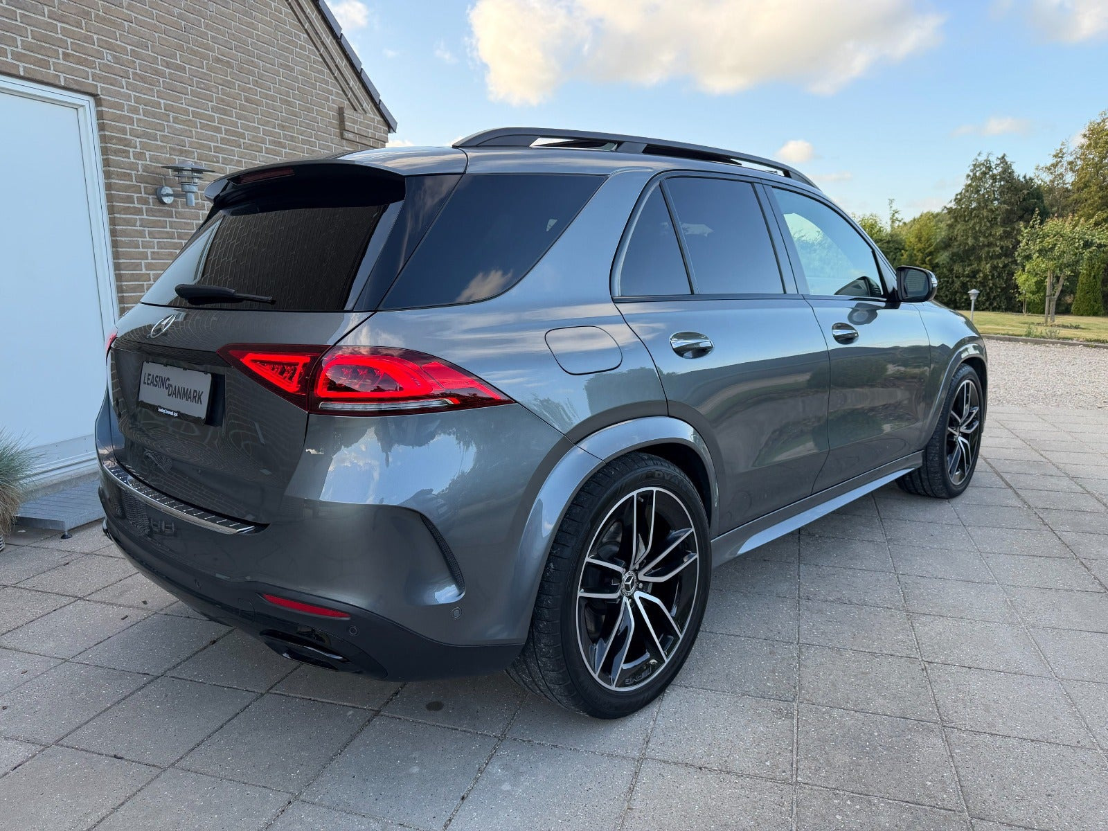 Grå Mercedes GLE350 de fra 2022