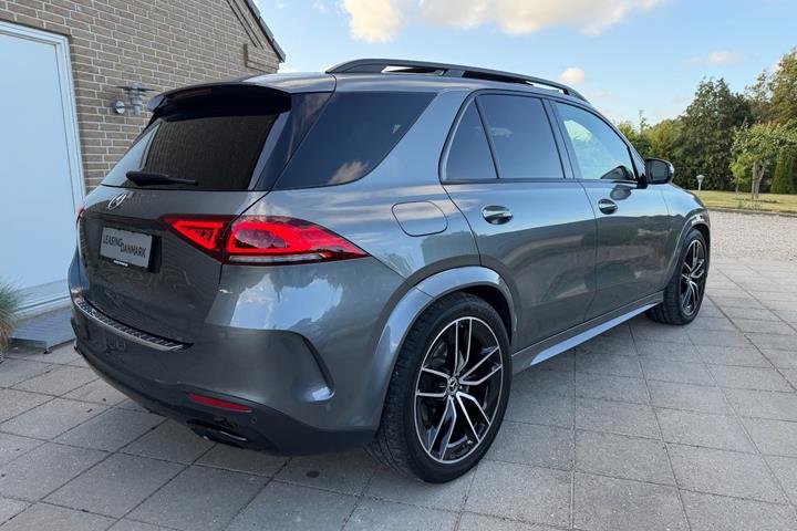 Grå Mercedes GLE350 de fra 2022