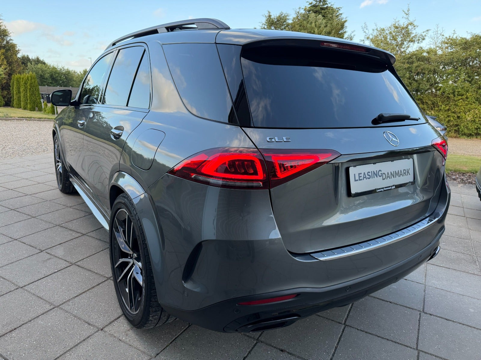 Grå Mercedes GLE350 de fra 2022