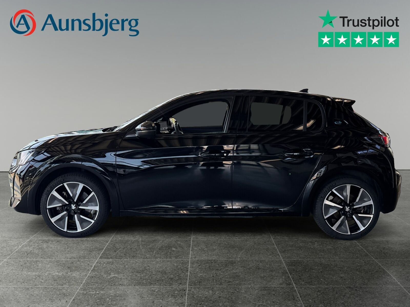 Sort Peugeot e-208 fra 2022