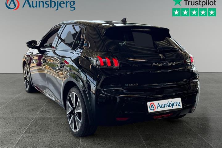 Sort Peugeot e-208 fra 2022