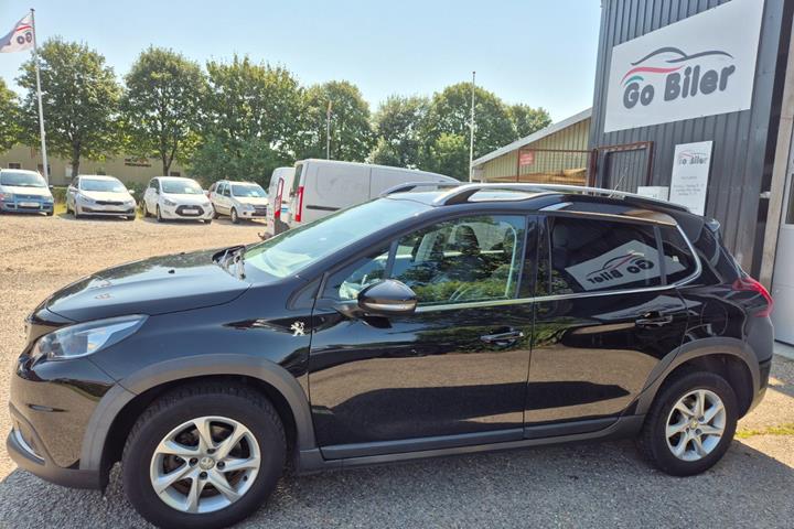 Grøn Peugeot 2008 fra 2018