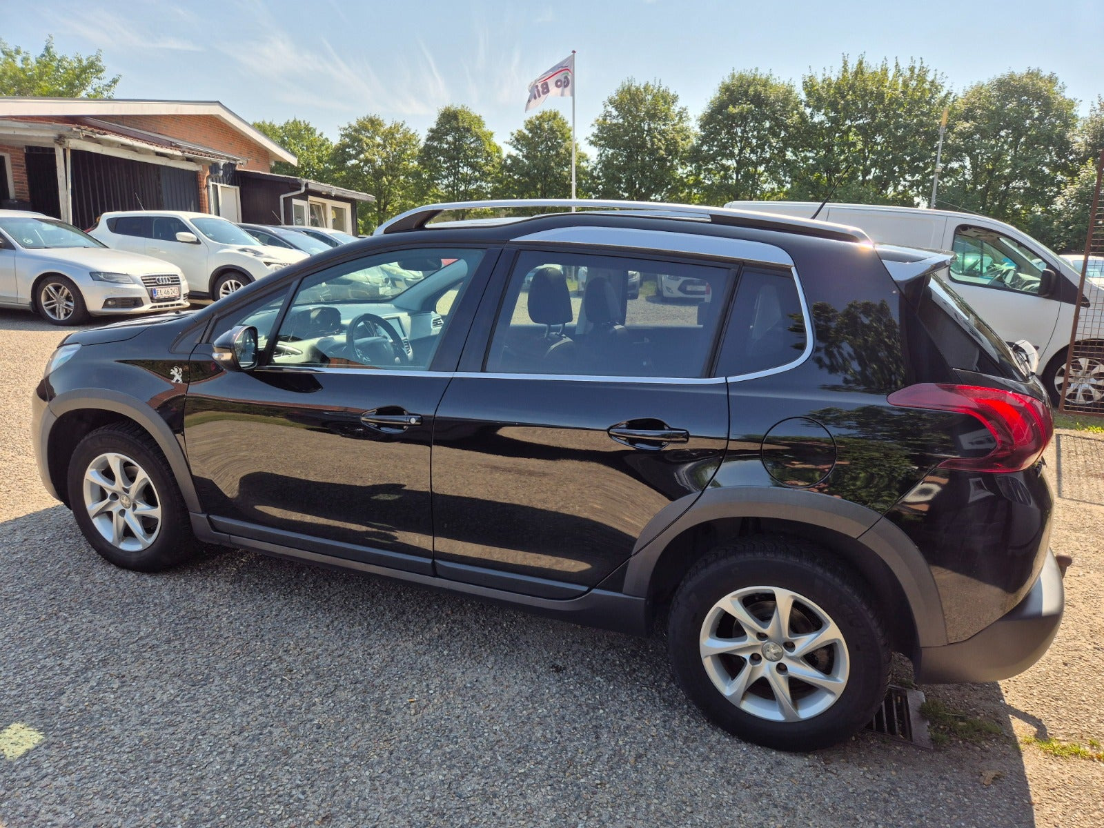 Grøn Peugeot 2008 fra 2018