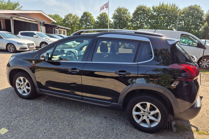 Grøn Peugeot 2008 fra 2018