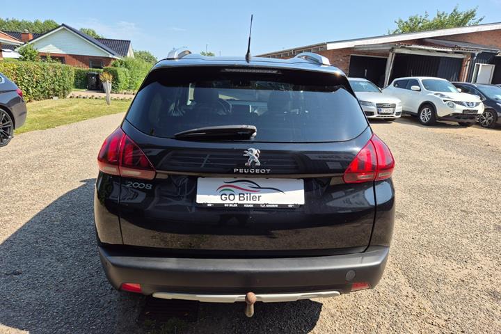 Grøn Peugeot 2008 fra 2018