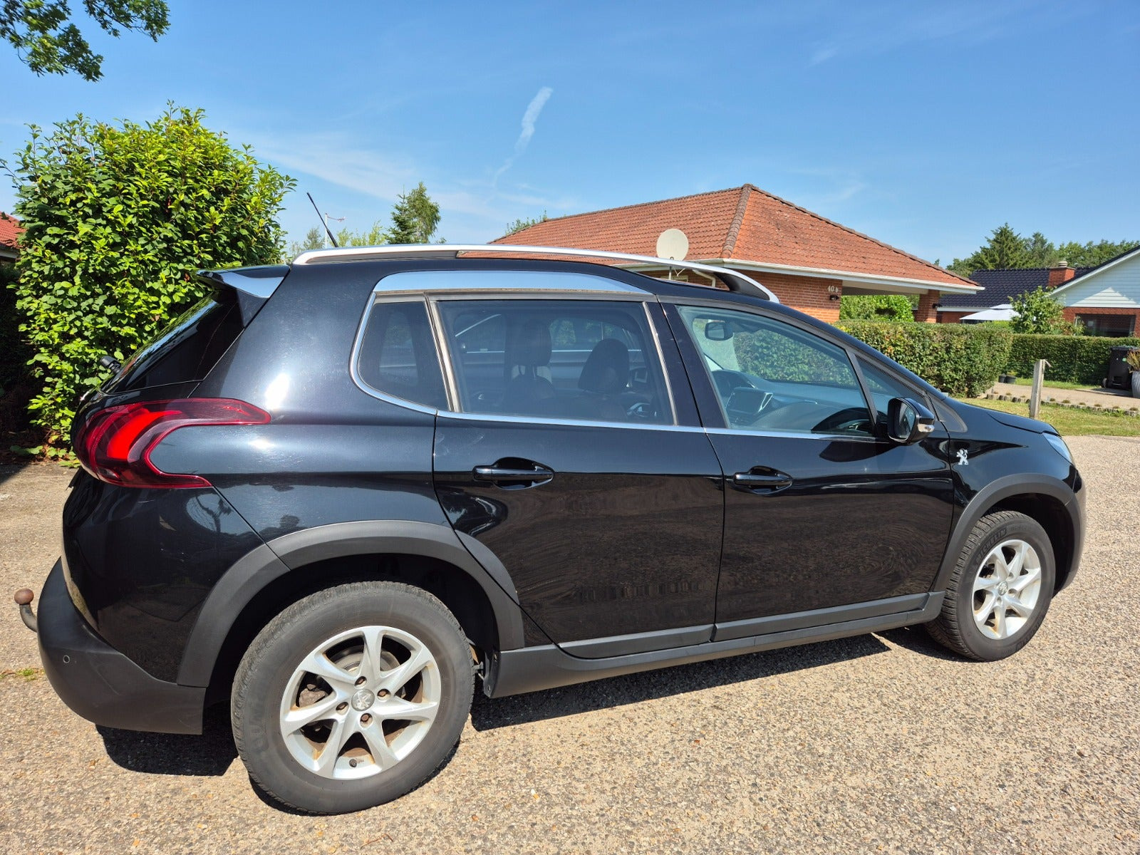 Grøn Peugeot 2008 fra 2018