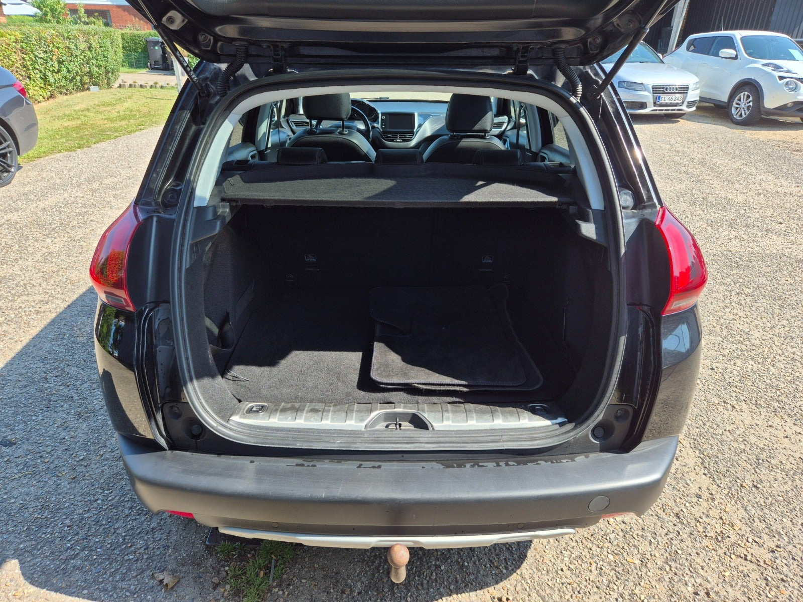 Grøn Peugeot 2008 fra 2018