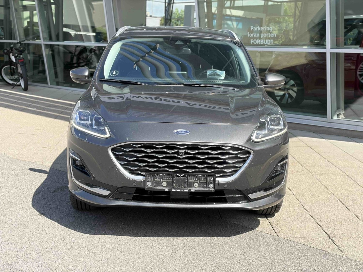 Grå Ford Kuga fra 2022