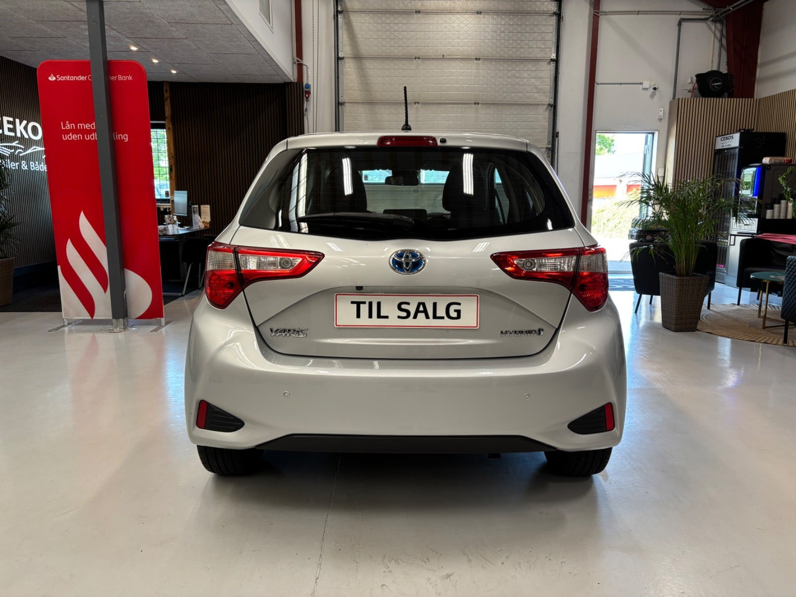 Sølv Toyota Yaris fra 2019