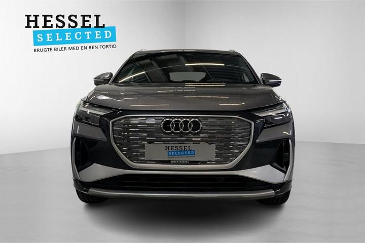 Grå Audi Q4 e-tron fra 2025