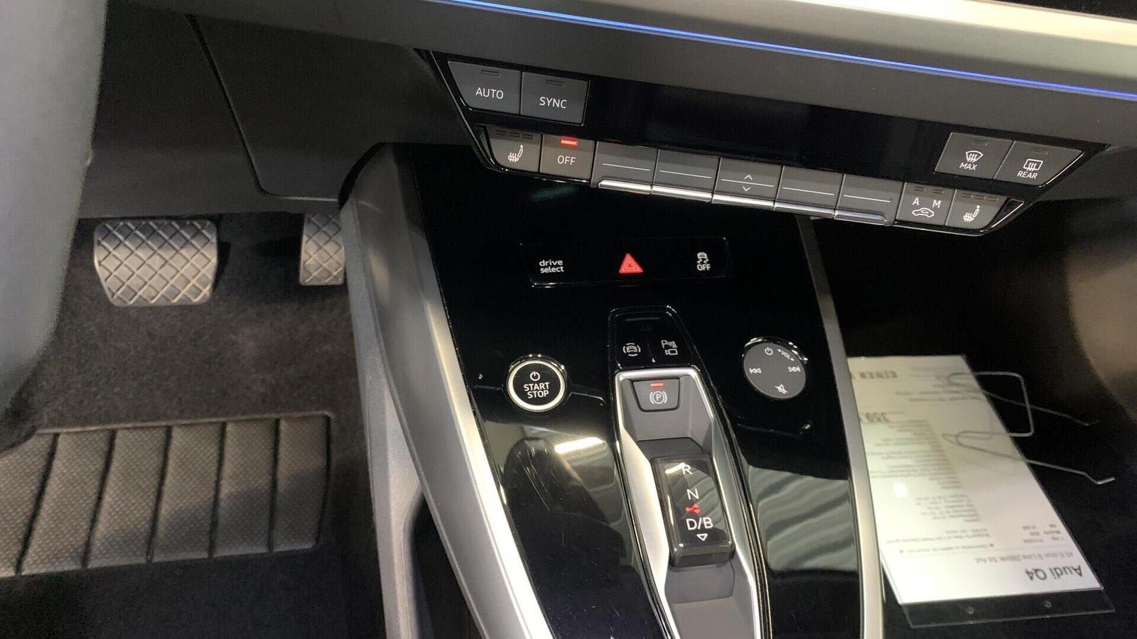 Grå Audi Q4 e-tron fra 2025