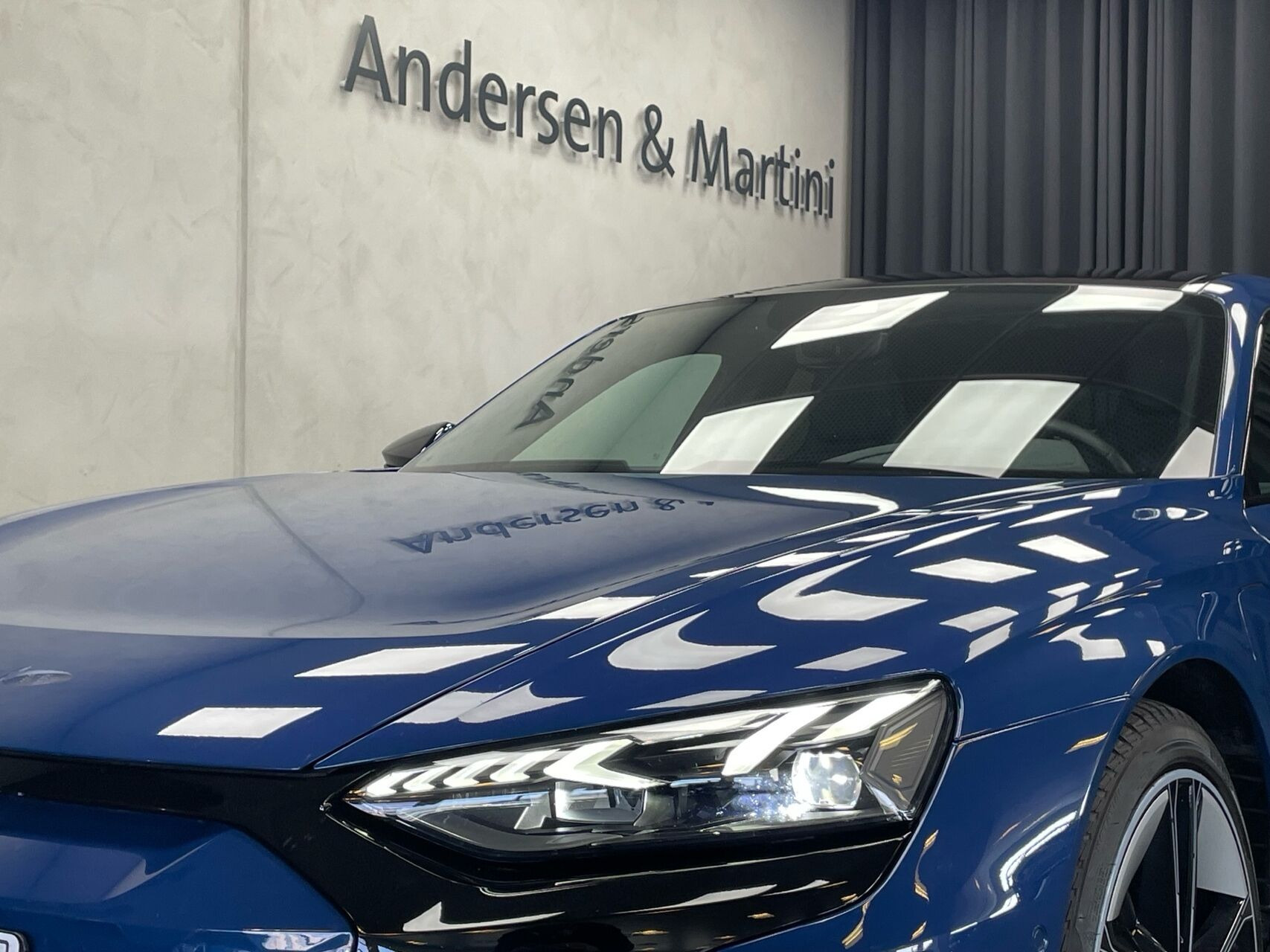 Blå Audi e-tron GT fra 2023