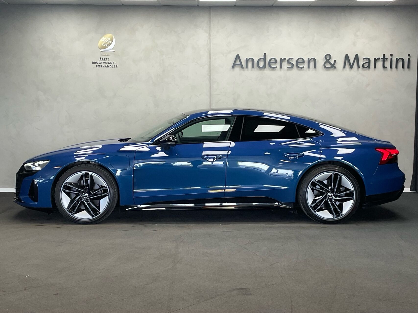 Blå Audi e-tron GT fra 2023