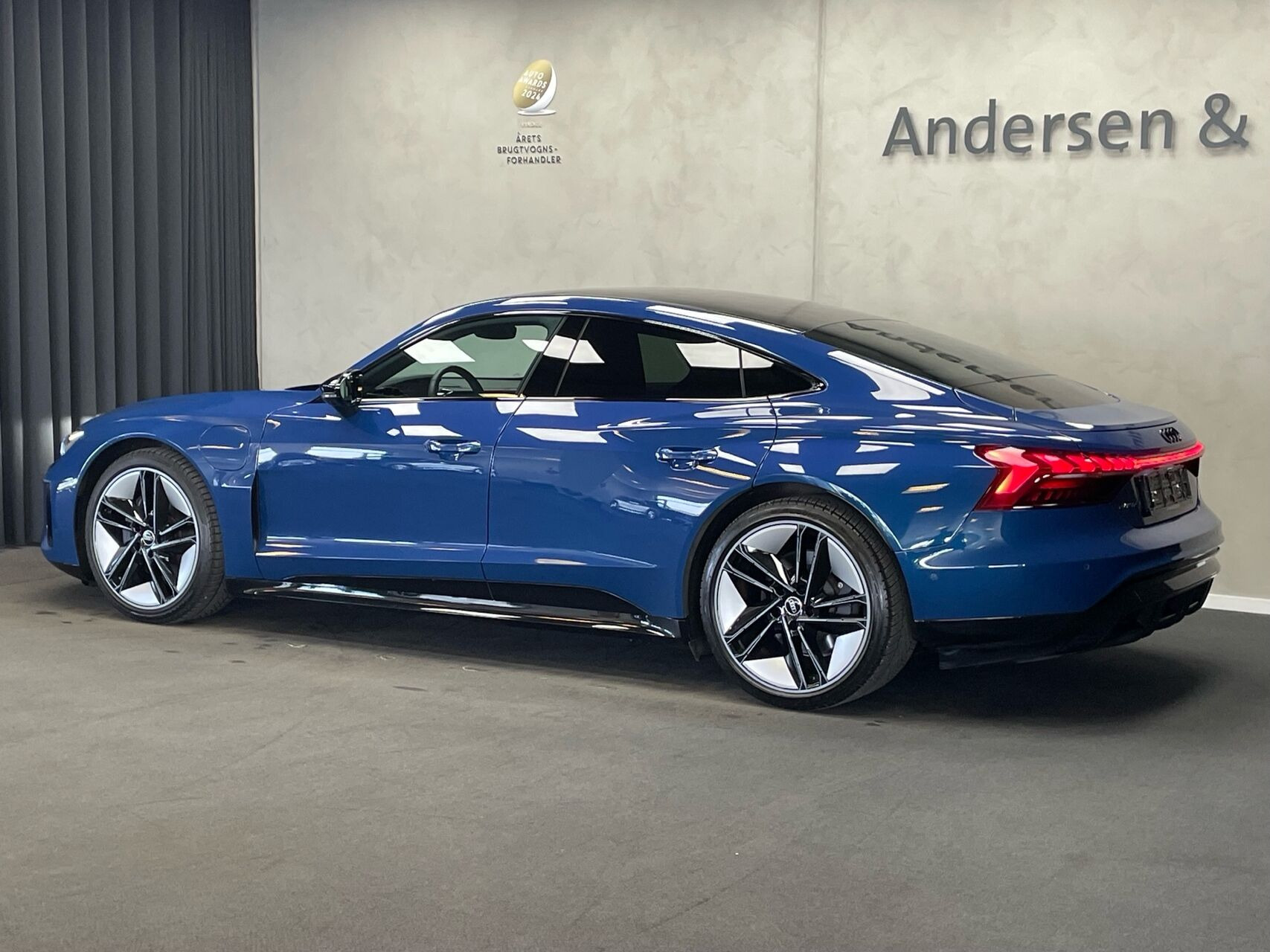 Blå Audi e-tron GT fra 2023