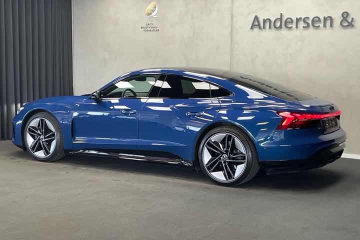 Blå Audi e-tron GT fra 2023