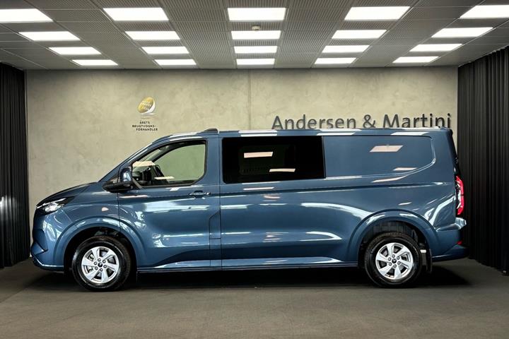 Blå Ford E-Transit Custom fra 2024