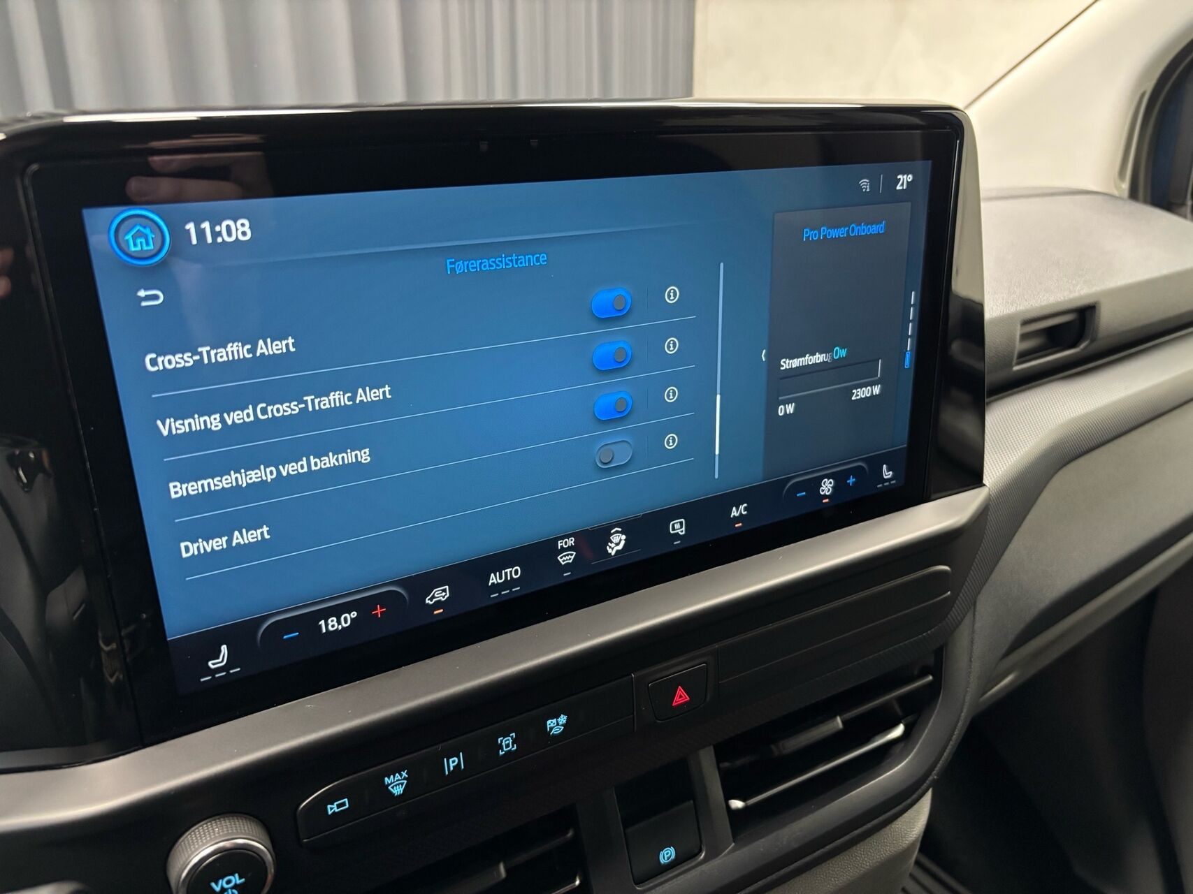 Blå Ford E-Transit Custom fra 2024