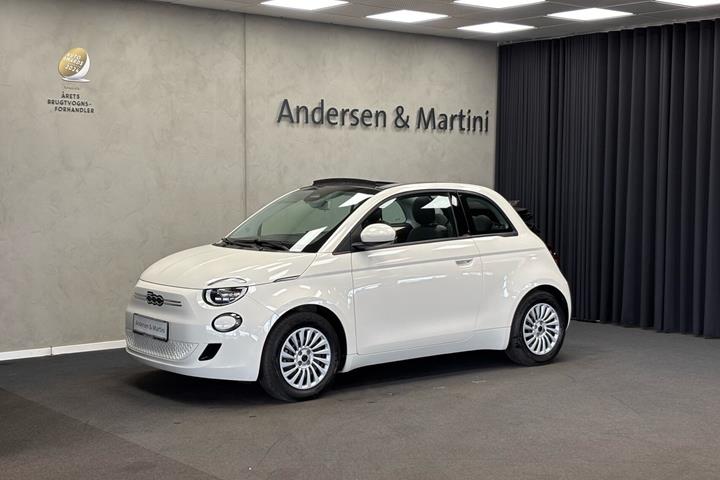 Grå Fiat 500e fra 2023