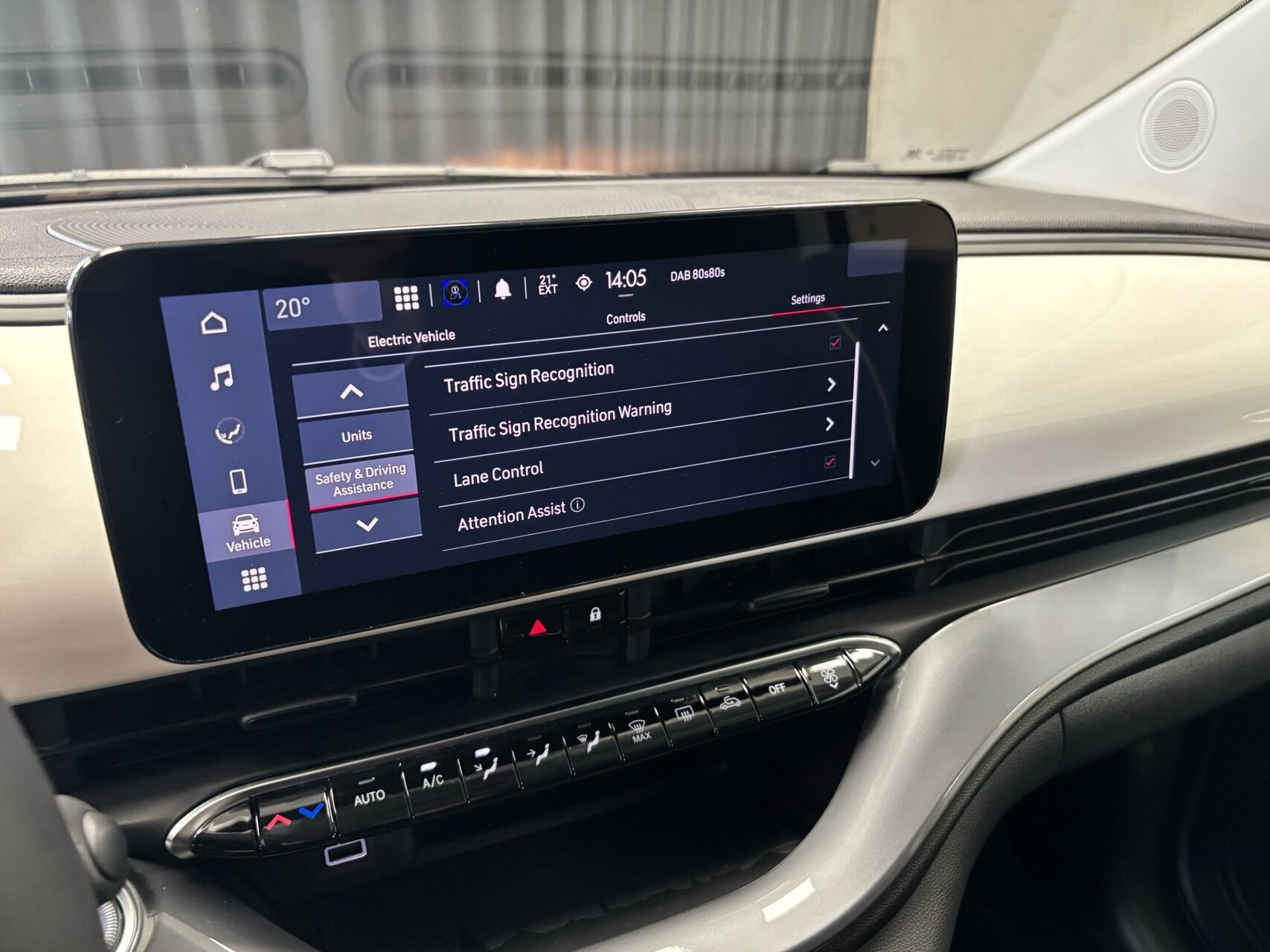 Hvid Fiat 500e fra 2023