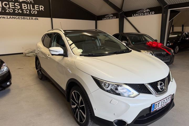 Hvid Nissan Qashqai fra 2016