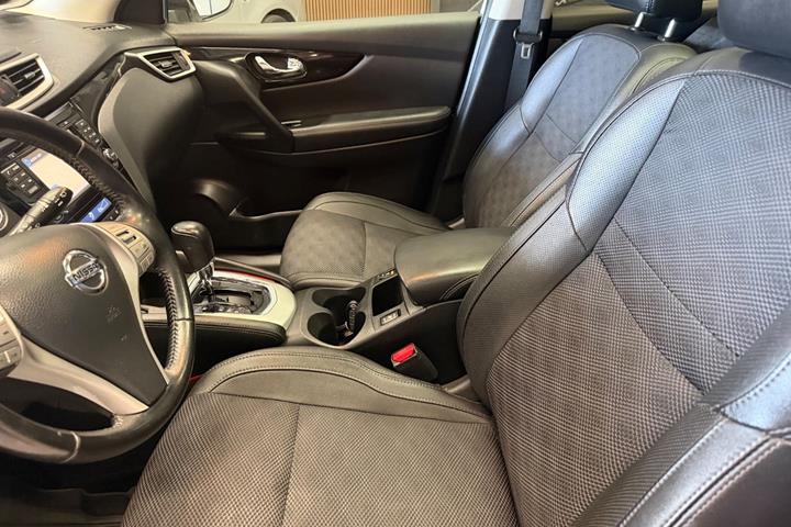Hvid Nissan Qashqai fra 2016